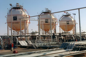 Rentes pétrolières et effondrement politique dans les États patrimoniaux : l'Algérie en perspective comparative