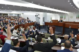 Le grand théâtre de la semblance : Illusions et réalités en Algérie