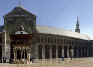 De l'Occident à l'Orient : Voyage au but d'un dialogue au devenir nébuleux