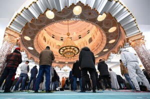 Les Échos du croissant : Une tapisserie de la fascination Allemande pour l'Islam