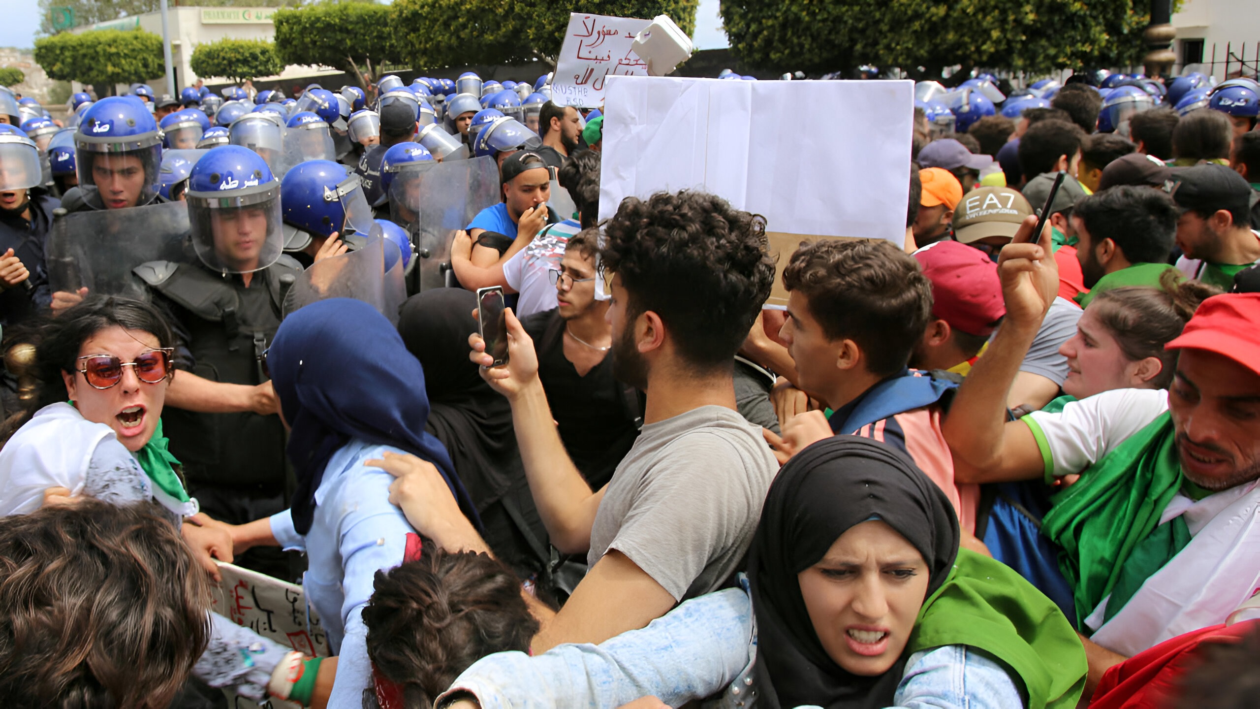 Algérie, la souveraineté mutilée, une nation empêchée