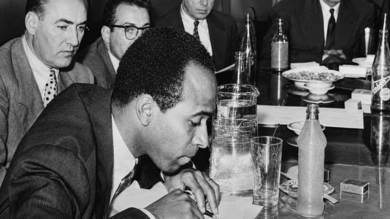 Frantz Fanon : de la libération nationale à la coercition d’État