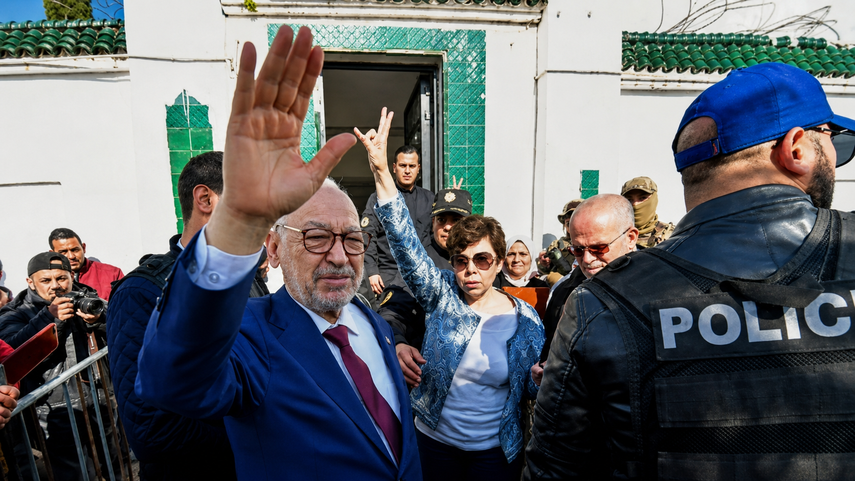 Tunisie-Algérie : deux révolutions confisquées, une même contre-révolution des castes