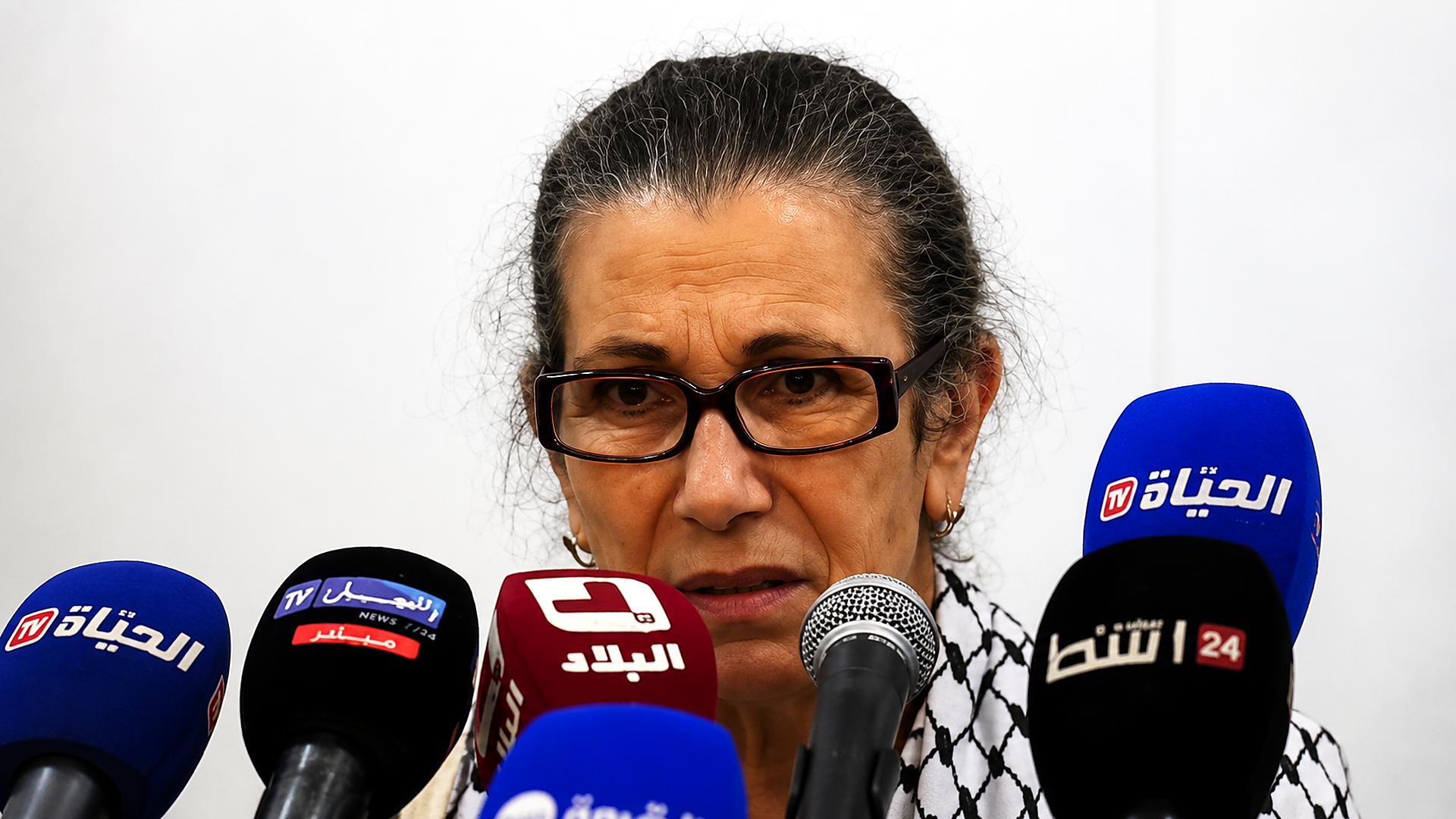 Louisa Hanoune, cheval de Troie du tout-sécuritaire dans une opposition sous contrôle 1 Louisa Hanoune, cheval de Troie du tout-sécuritaire dans une opposition sous contrôle