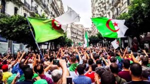 Tebboune invite les opposants à rentrer : la diaspora exige les garanties de l’État de droit